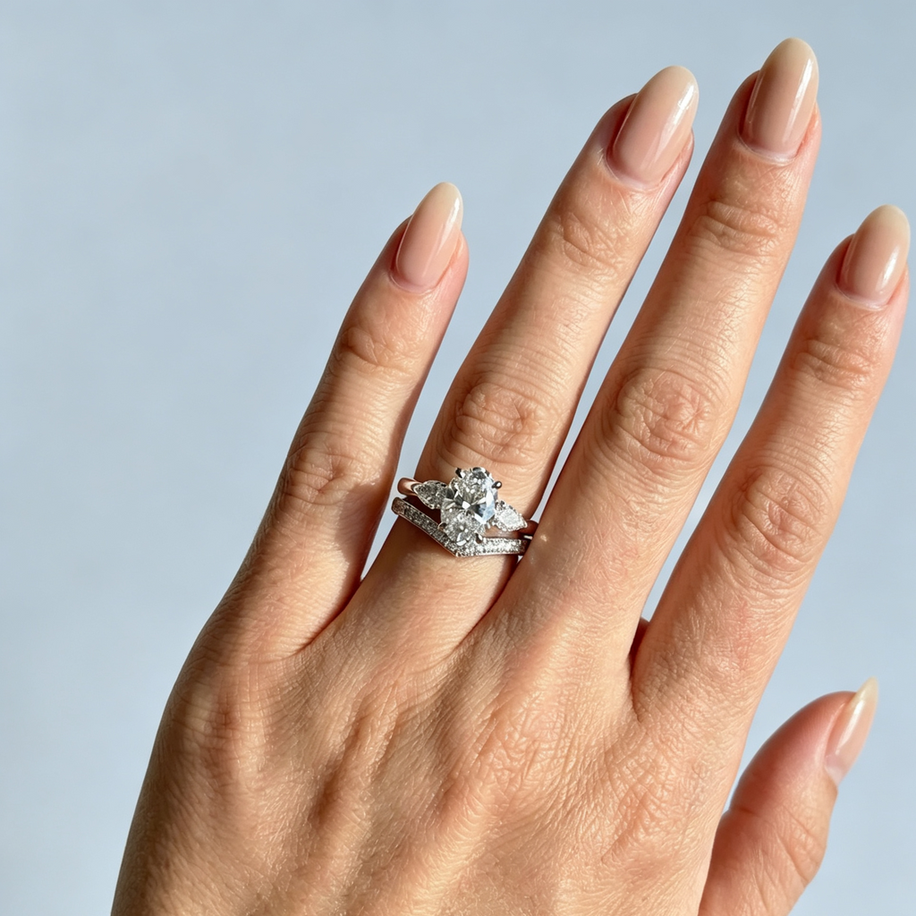 LUCERARO Stacking | Oval & V-shaped Diamond Ring - SR03688